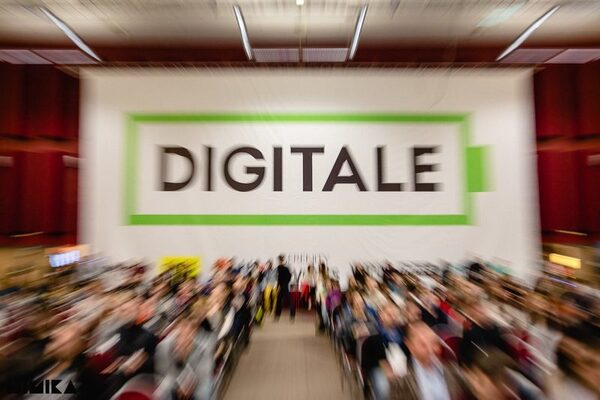      DIGITALE