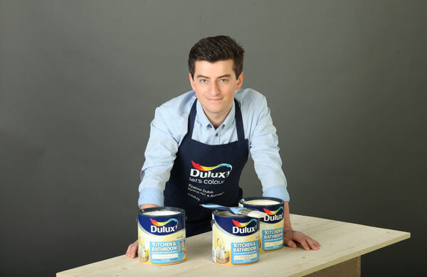 - Dulux       !