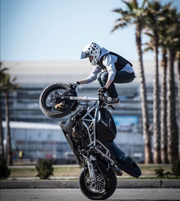  Stunt Buro   -3    