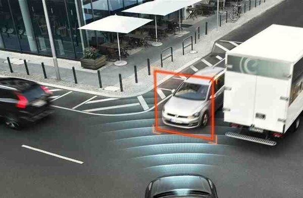 Новый Volvo XC90 – один из самых безопасных автомобилей в мире, оснащенный сразу двумя решениями, которые предлагаются впервые