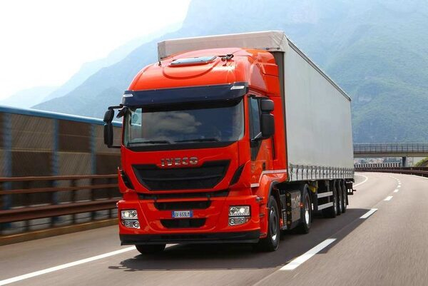 Iveco заключила первый контракт на поставку 50 тягачей Stralis LNG