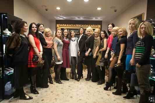   : -  Shopping Guide  . 