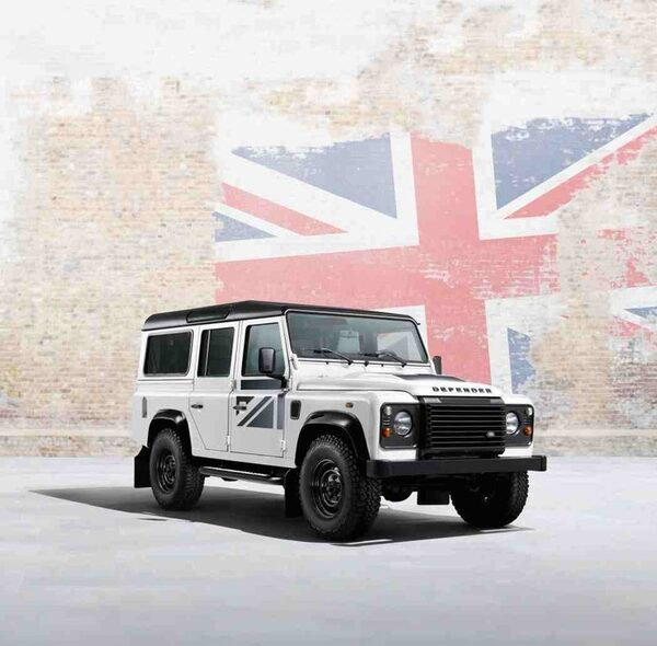 Лимитированная серия новых внедорожников Land Rover Defender Union Flag в АРТЕКС