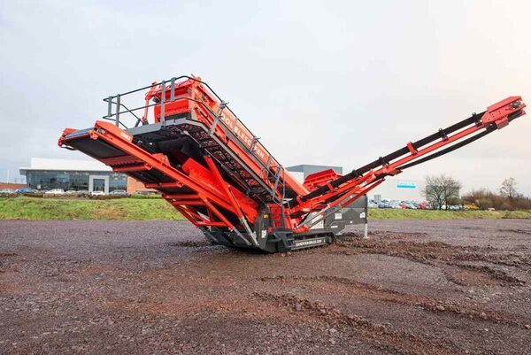 ����� ��������� ������ QA335 �� Sandvik Construction