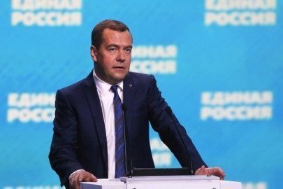 Премьер-министр Медведев назвал материнский капитал эффективной мерой государственной поддержки
