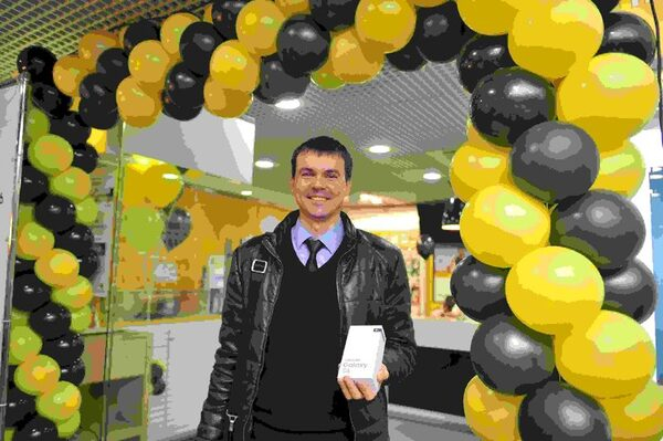      Samsung Galaxy S6  Samsung Galaxy S6 edge