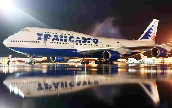  10         Boeing 747