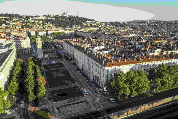 ONLYLYON   :      
