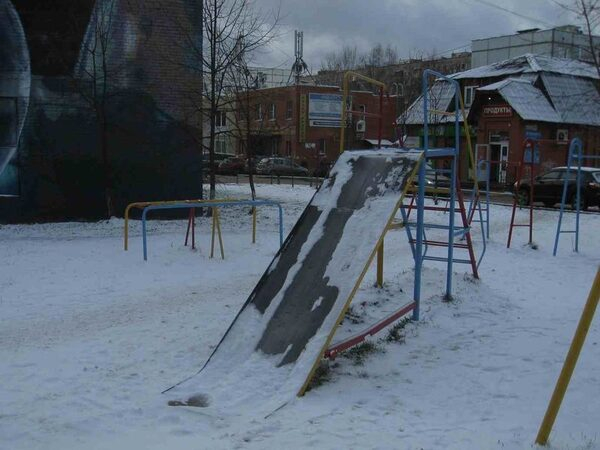 Госадмтехнадзор заставит отремонтировать детские площадки в Красногорском районе