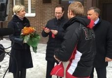 Спортсмены-паралимпийцы получили ключи от квартир в ЖК «Зеленые аллеи»