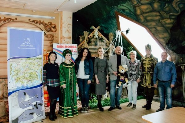 Мишка Пуччи встретился с Главой города Ростов Великий, Иван-Царевичем и Царевной-Лягушкой