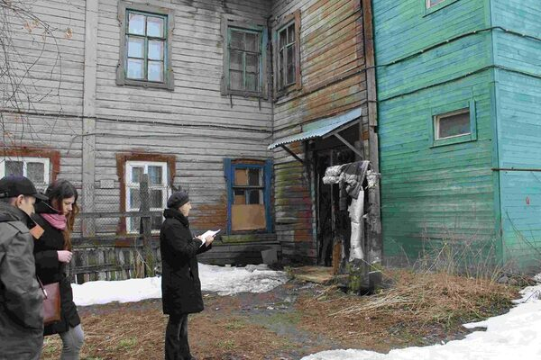 Активисты ОНФ добились признания аварийными трех домов  в Костроме