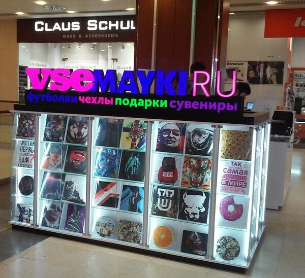 Vsemayki начал работу в ТРЦ «АУРА» в формате островной конструкции