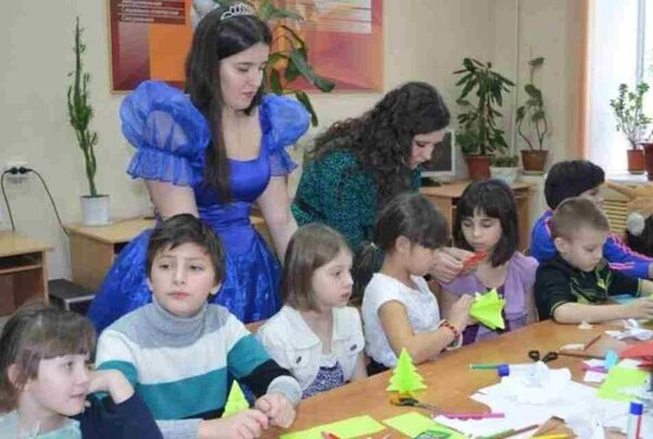 Представители КФУ помогают детям-сиротам