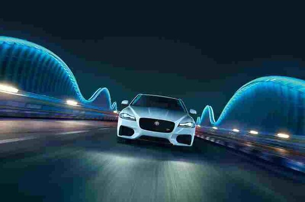 Jaguar XF c   742 400        
