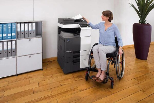  Konica Minolta      
