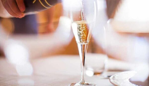    CHAMPAGNE