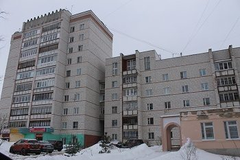 Эксперты ОНФ взяли на контроль решение проблемы разноэтажного дома в Костроме