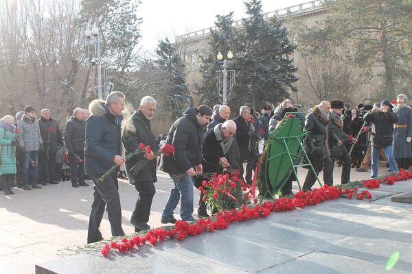 Волгоградские активисты Народного фронта почтили память защитников Сталинграда