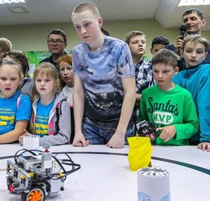 ПОЗИТРОНИКА поддержала первые соревнования по робототехнике в Нарьян-Маре
