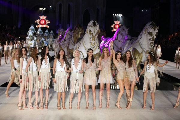  Victorias Secret   Dosso Dossi Fashion Show  