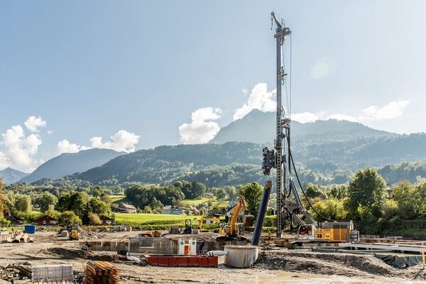 �������� Liebherr ����������� ���������� � ������� ��������� LRB 355 � ������