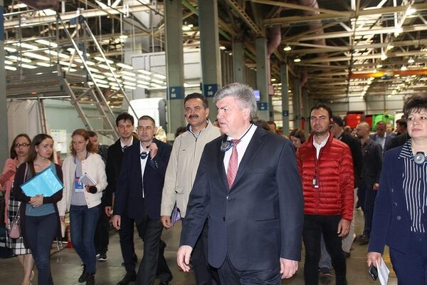 � ������ � ������� �������� ����������� ��������� �� ������