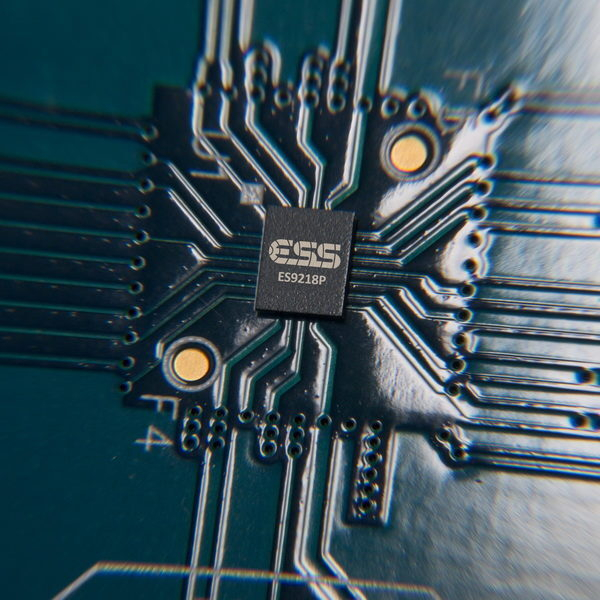      :  LG V30  HI-FI    