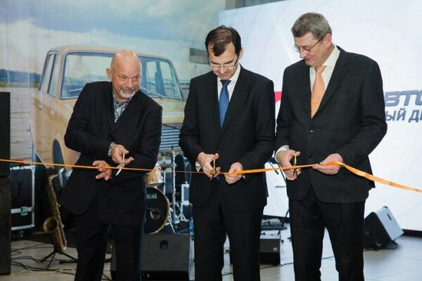 ������� ��������� Lada Vesta � XRay � ����� ������ ����������-���� � ���