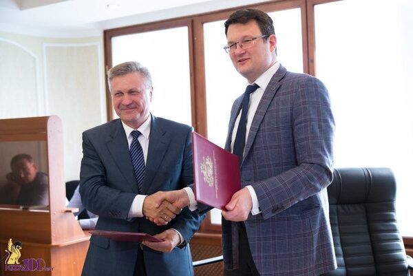 Опорный АлтГУ подписал договор о сотрудничестве с Крымским федеральным университетом