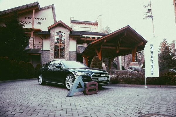 �������� ����� ������ Audi A8 � ��������� ������������� ������