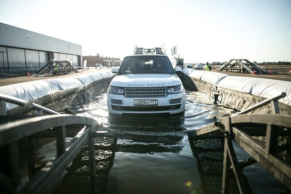 Jaguar Land Rover Experience Tour 2018   