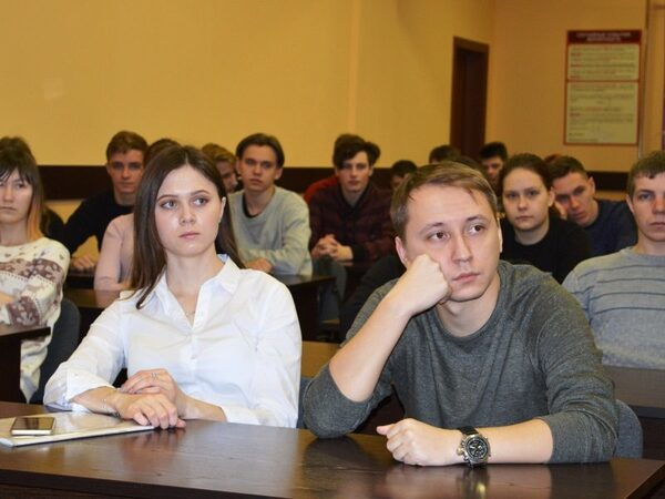 Начальник отделения УНК ГУ МВД по Алтайскому краю провела открытые лекции для студентов Рубцовского Института