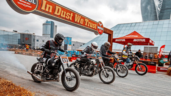 Motul In Dust We Trust          