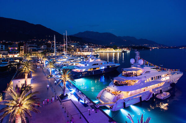   Arrow Hotels and Resorts  