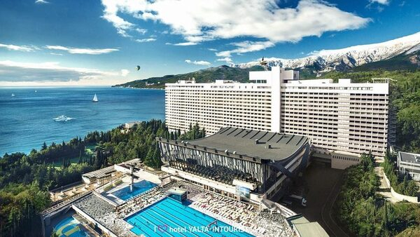 Yalta Intourist      !