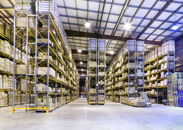  :   self-storage     4,4%,       13%