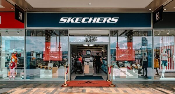   Skechers     