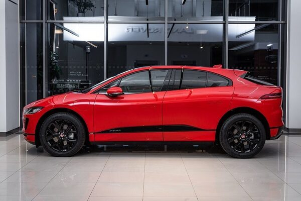 ������ ����������� �� Jaguar I-PACE � ����� ��� �������� ������