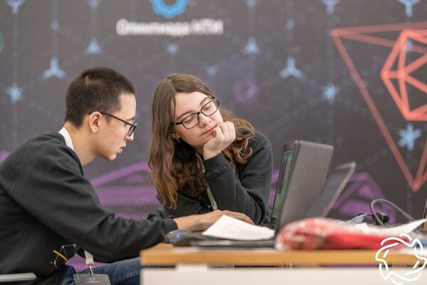 -       Tagline Awards