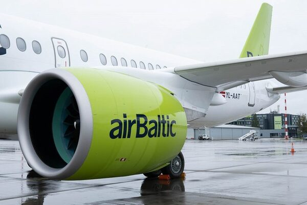     airBaltic 