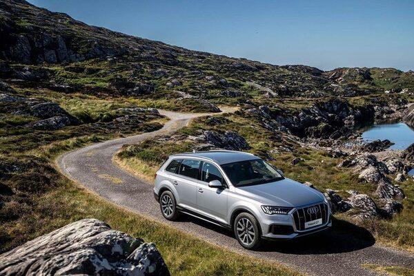 ����� Audi Q7 � ��� � ��������� ������ ���� ����� �����