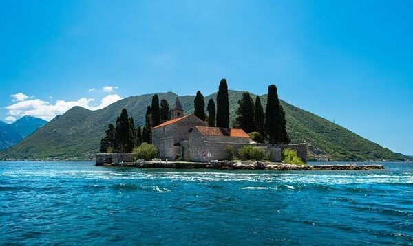 -15     Arrow Hotels and Resorts