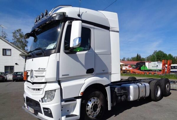 ����� Mercedes-Benz Actros 2551 � ��������