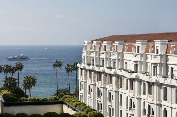 Hôtel Barrière Le Gray d`Albion Cannes      Mademoiselle Gray