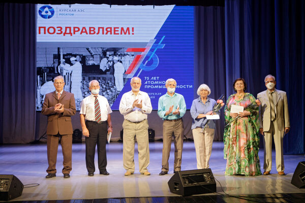 ������� ���: 950 ���������� �������� ����� �������������� ���������� � 75-����� ������� ��������������