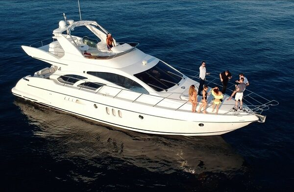 ������������� ������ �� ������ ��� UNIQ Los Angeles ��������� � ������