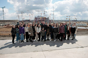 ����� 200 ����� ������� ������������ � ������� ������� ��� ������� � 2002 ����