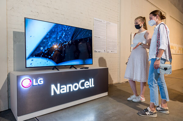  LG Nanocell    LG ProBeam        .Open:        