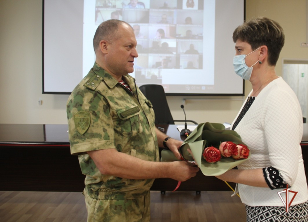 � ������ ������� ���������� � ������������� ���������� ��������� ������� �� ����������� �����